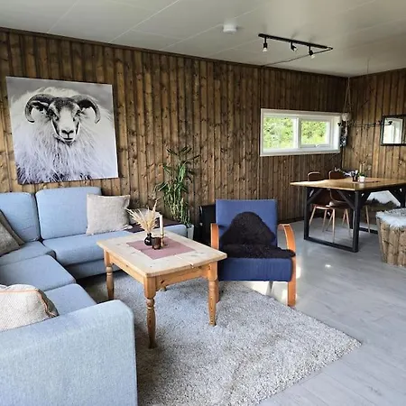 Lillehytta Aroybuktneset Lyngseidet